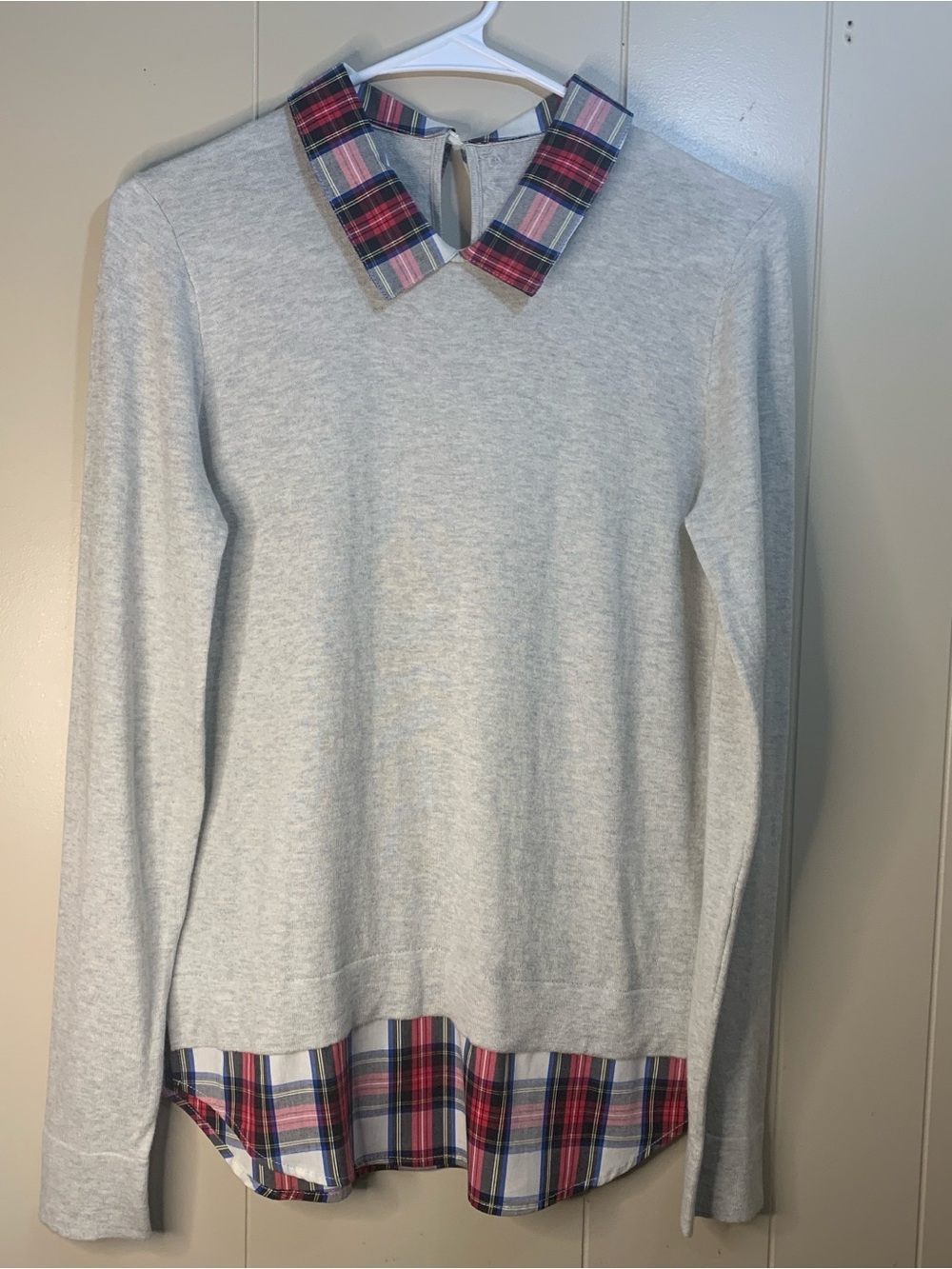 Women’s M J. Crew Light Gray Crewneck Sweater with Pink and Navy Plaid Trim